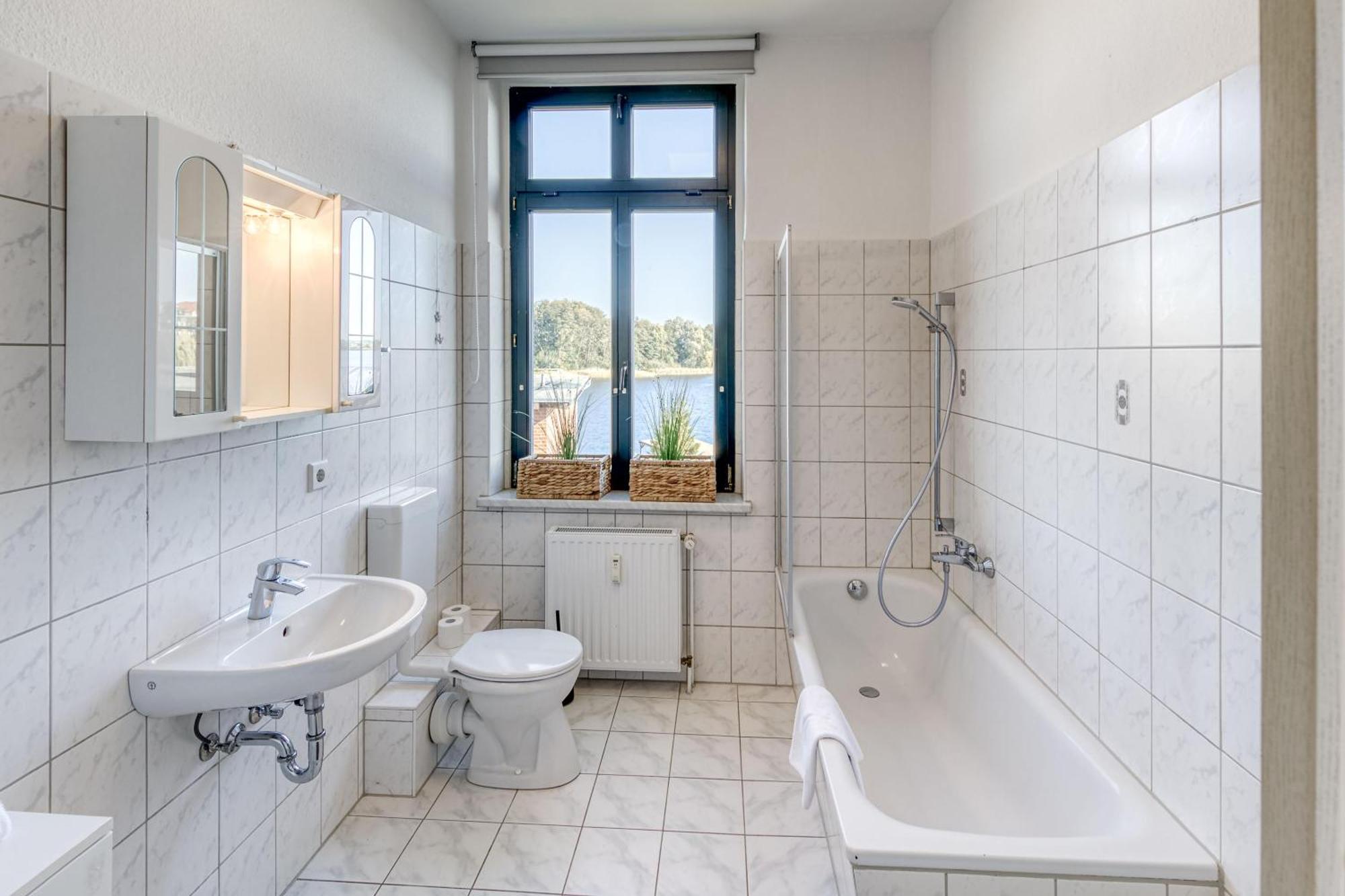 Bluesea Mit Seeblick Und Badewanne Malchow  Exterior foto